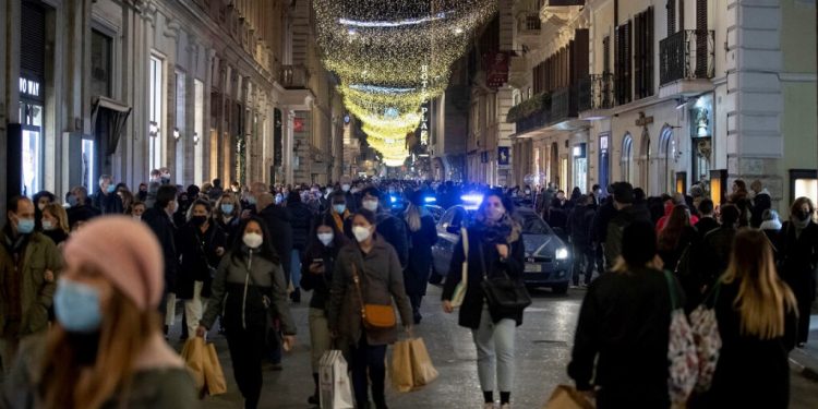 Detectan en Italia la nueva variedad de coronavirus registrada en Reino Unido
