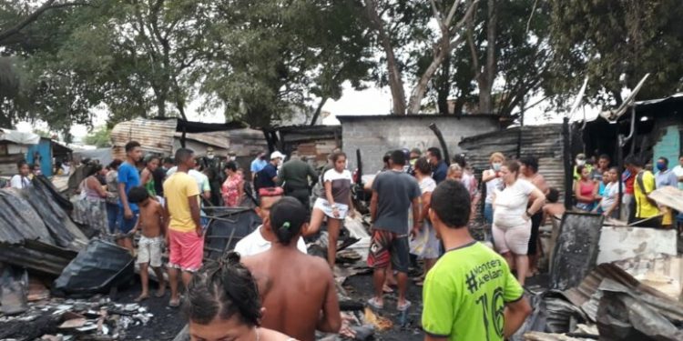 Incendio consumió al menos 32 viviendas en Montería