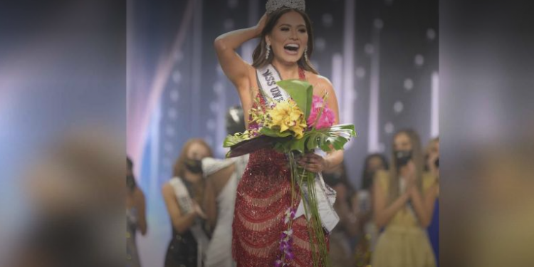 ¡Viva México! Andrea Meza es la nueva Miss Universo