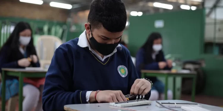 Estos son los 20 peores colegios públicos de Colombia según la Universidad Javeriana
