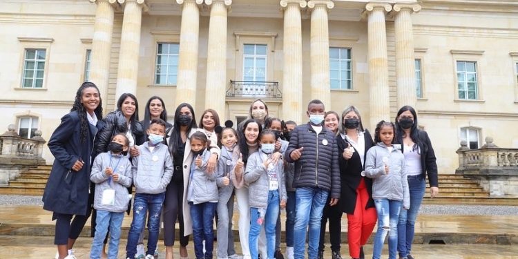 Con aventuras y aprendiendo ‘Bolívar Primero’ conmemora Mes de la Niñez 