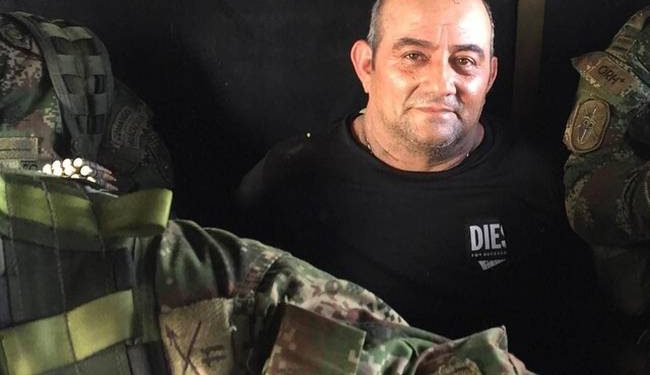 ‘Otoniel’ afirmó que la Fuerza Aérea apoyaba bombardeos de las AUC 