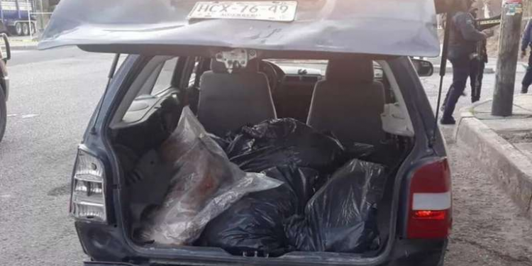Seis cabezas humanas fueron encontradas sobre un carro en México 