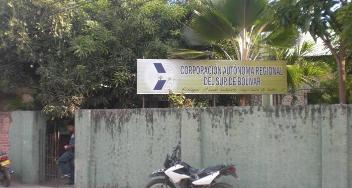 Director de la CSB denuncia presunto robo continuo que salpicaría a varios funcionarios