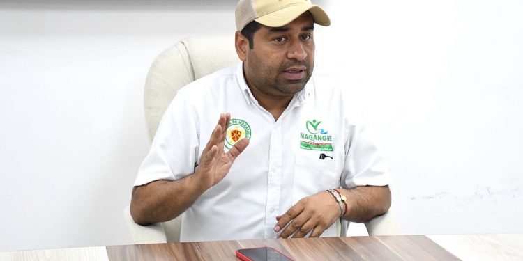 Alcalde exige a contratista de la obra en Girardot realizar trabajos las 24 horas del día