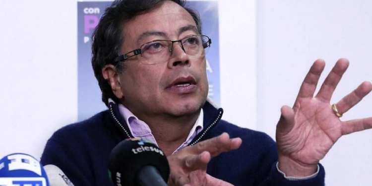 ¿ Petro impondrá impuestos a los bancos?