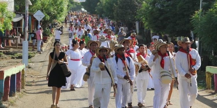 El sonido de las gaitas ancestrales vuelven al escenario del Festival Nacional Autóctono de Gaitas en San Jacinto, Bolívar