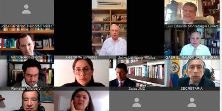 Fiscalía insiste en que Uribe es inocente