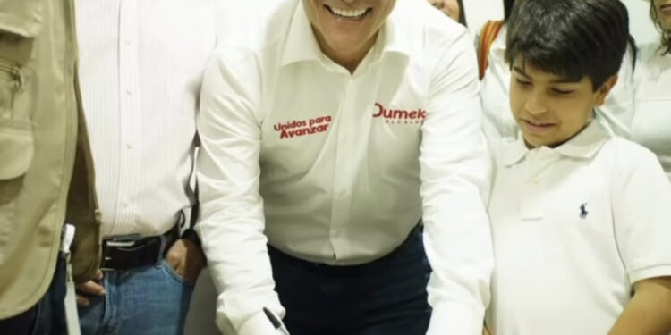 Dumek madrugó para oficializar su candidatura a la Alcaldía de Cartagena