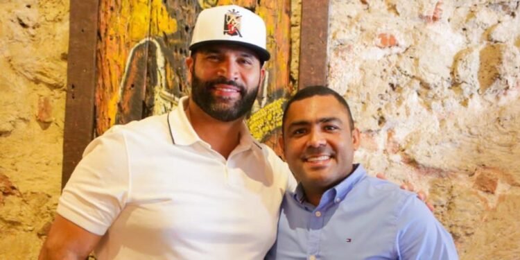 Gerente de Iderbol, Ariel Zambrano, recibe en Cartagena, al ex grandes ligas Albert Pujols “ La Máquina