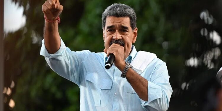 Maduro adelanta la Navidad en medio de la crisis política en Venezuela