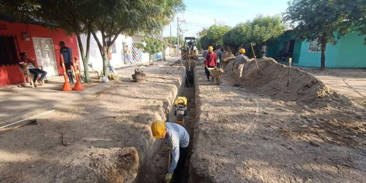 🚧 ¡Inicia instalación del alcantarillado en la Transversal 29 del Barrio Boston! 🚜💧